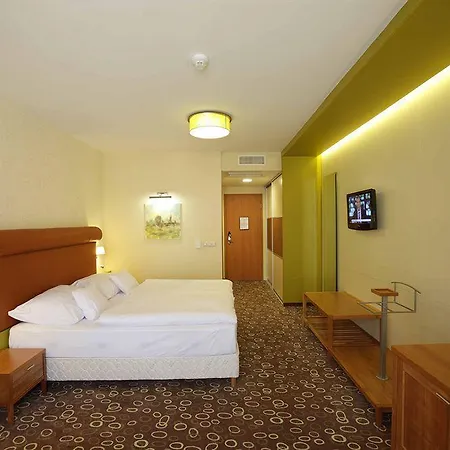 Corso 4* Pécs