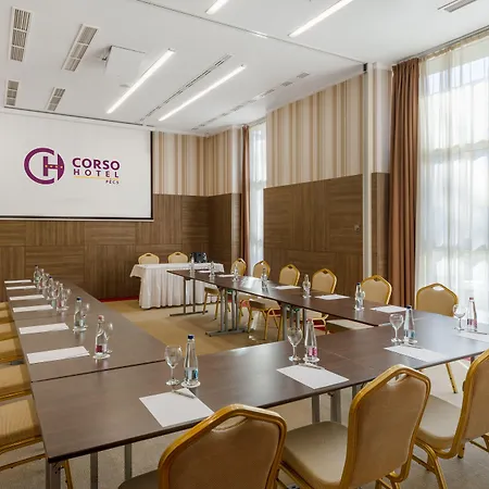 מלון Corso פץ'